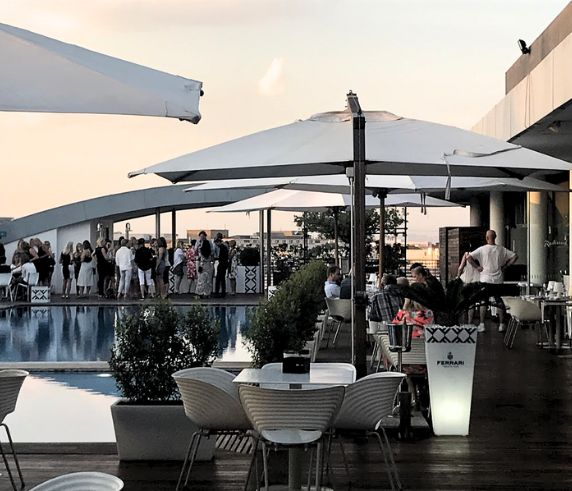 Event Management: company event on a terrace in Rome